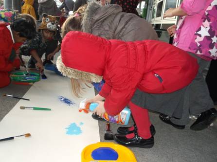 We went outside and had a large arctic art attack! We used a variety of painting materials.